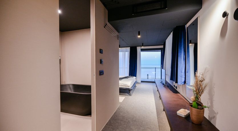 Photo of Emerald Echo