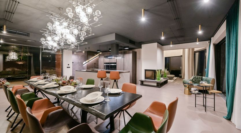 Photo of Emerald Echo