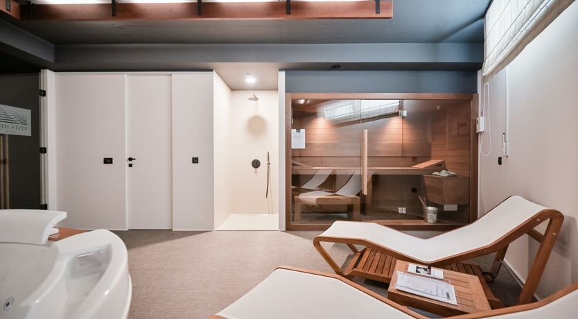 Photo of Emerald Echo