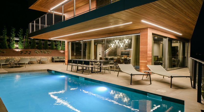 Photo of Emerald Echo