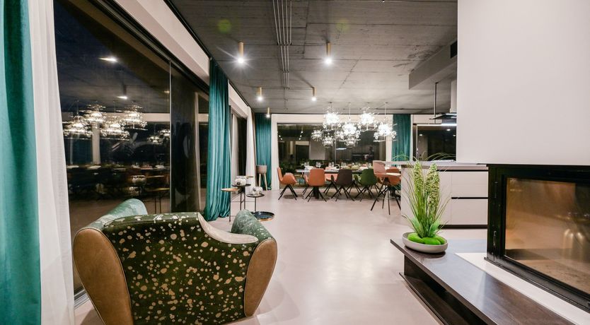 Photo of Emerald Echo