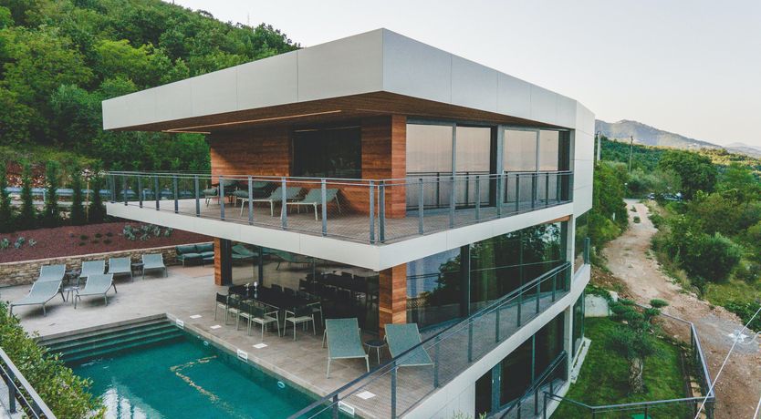 Photo of Emerald Echo