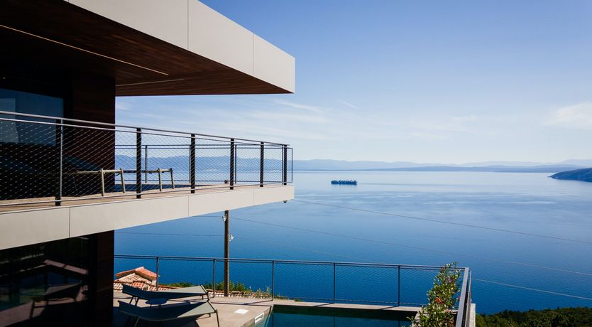 Photo of Emerald Echo