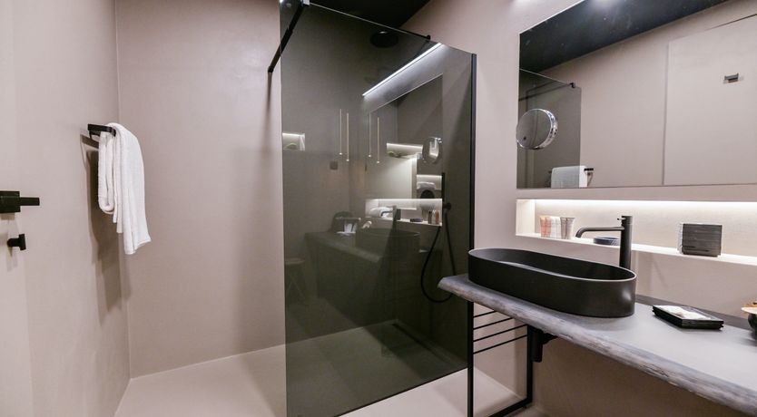 Photo of Emerald Echo