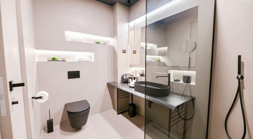 Photo of Emerald Echo