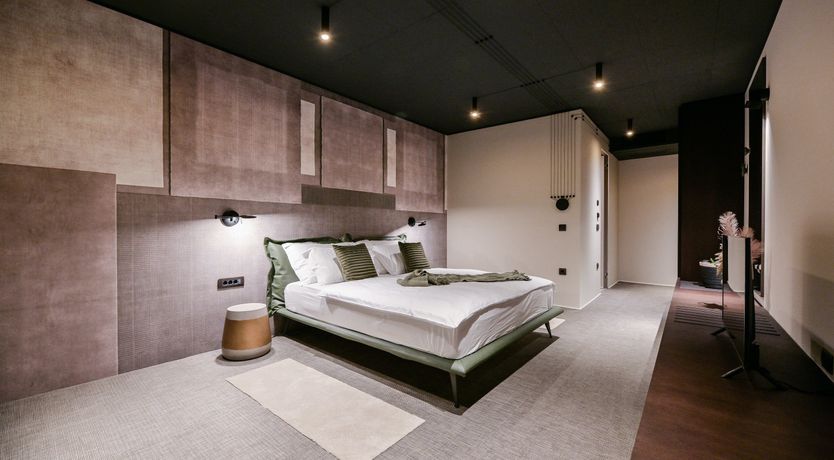 Photo of Emerald Echo