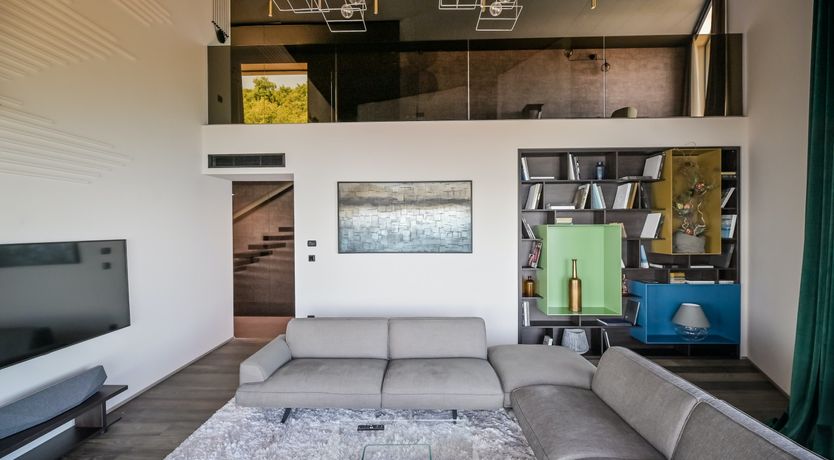 Photo of Emerald Echo