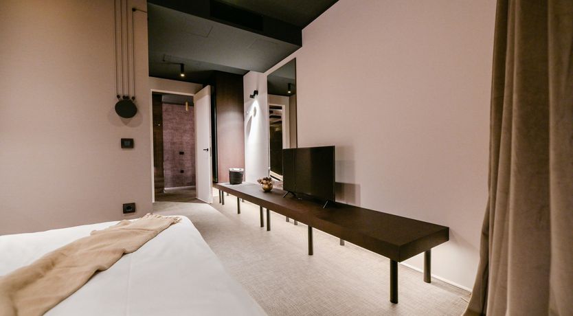 Photo of Emerald Echo