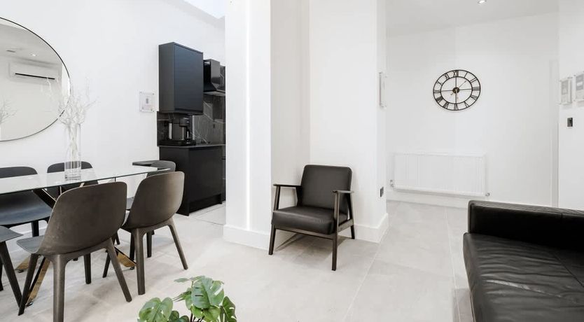 Photo of The Modern Mystique