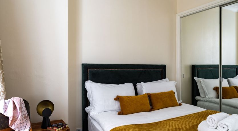 Photo of Mayor's Club