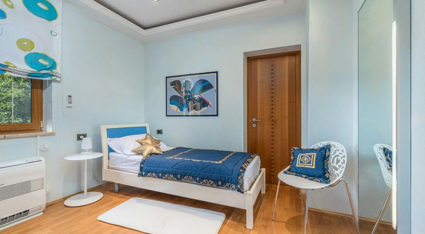 Photo of At the Opera House