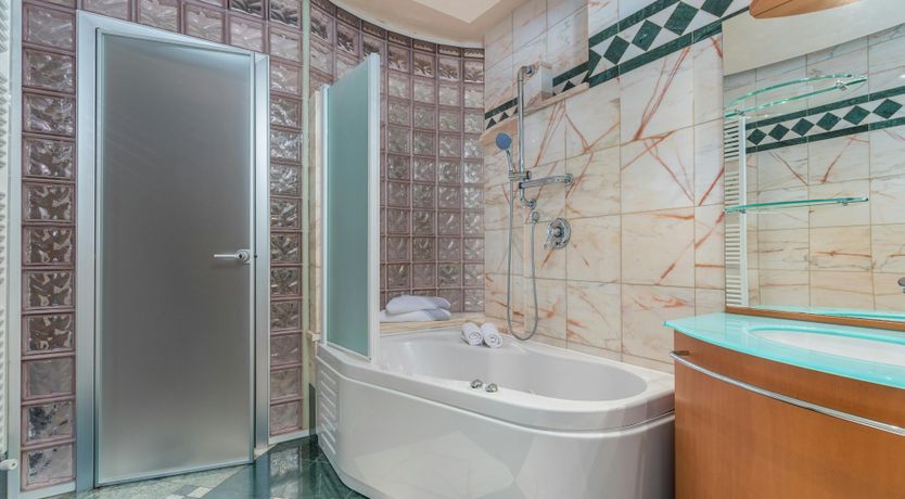 Photo of At the Opera House