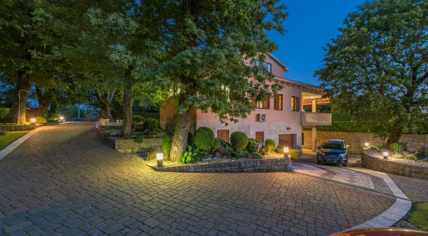 Photo of At the Opera House