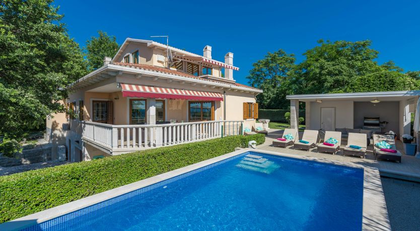 Photo of At the Opera House