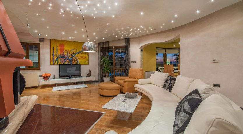 Photo of At the Opera House