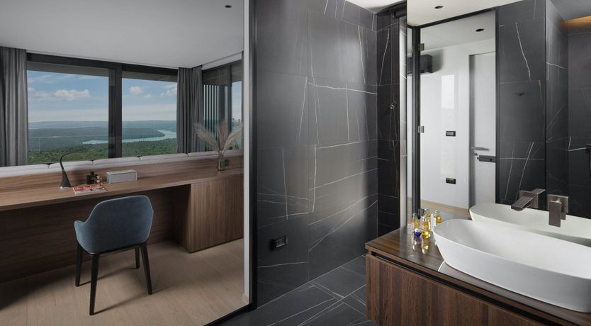 Photo of The Tomato Tree