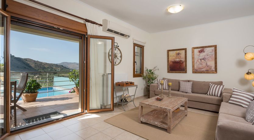 Photo of Lake Horizons