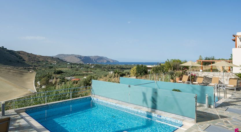 Photo of Lake Horizons