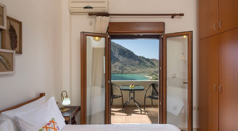 Photo of Lake Horizons