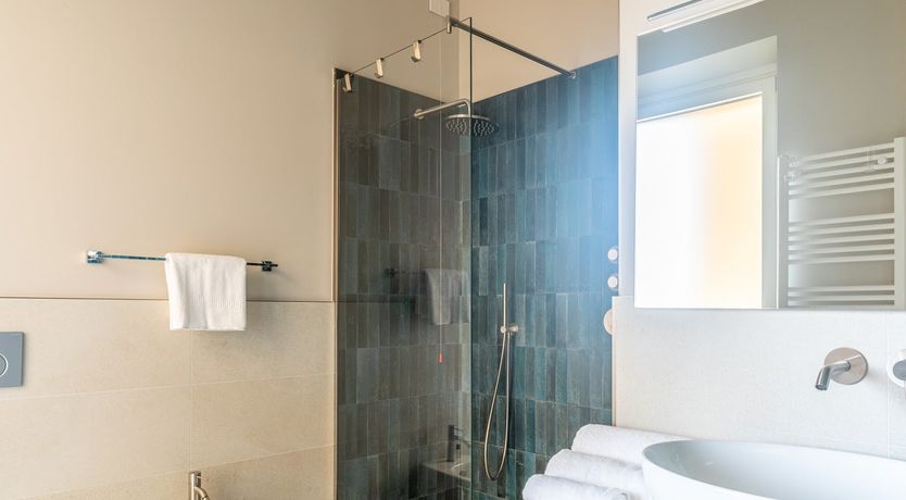 Photo of Peach & Mint