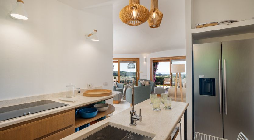 Photo of Bougainvillea Kiss