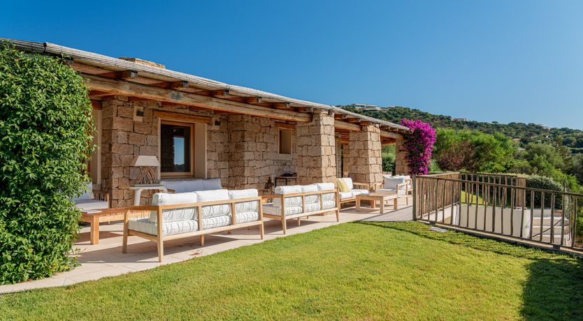 Photo of Bougainvillea Kiss