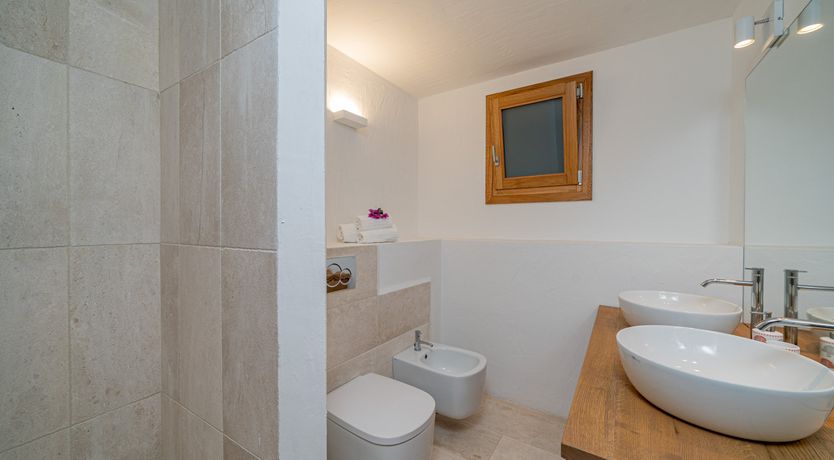 Photo of Bougainvillea Kiss