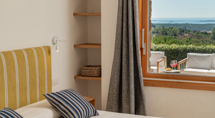 Photo of Bougainvillea Kiss