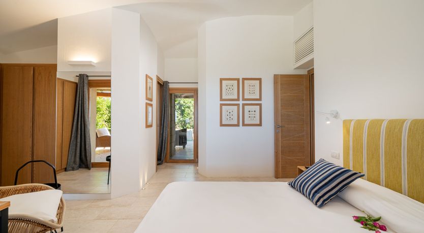 Photo of Bougainvillea Kiss