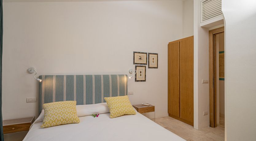 Photo of Bougainvillea Kiss