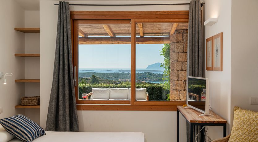 Photo of Bougainvillea Kiss