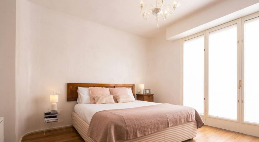 Photo of Venetian Pink