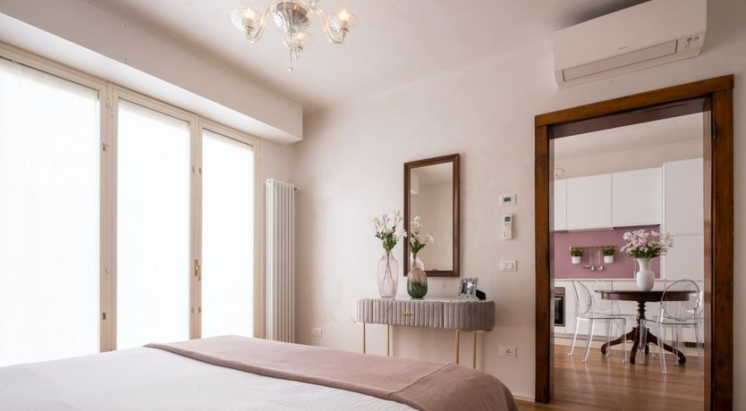 Photo of Venetian Pink