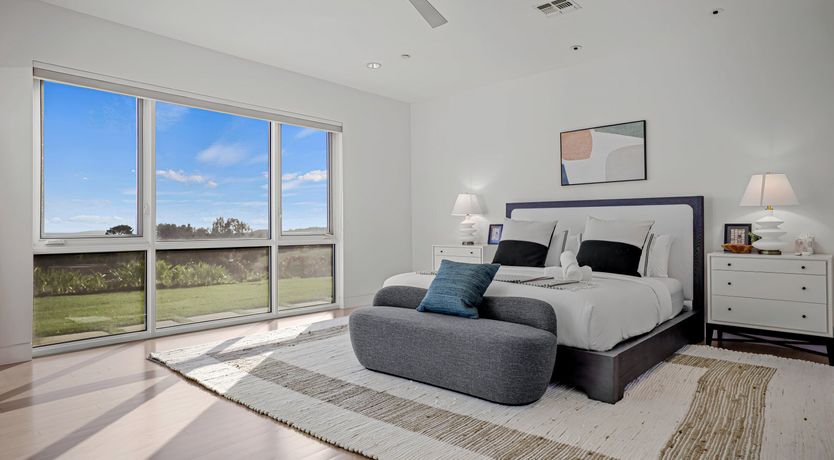 Photo of Ocean on the Horizon