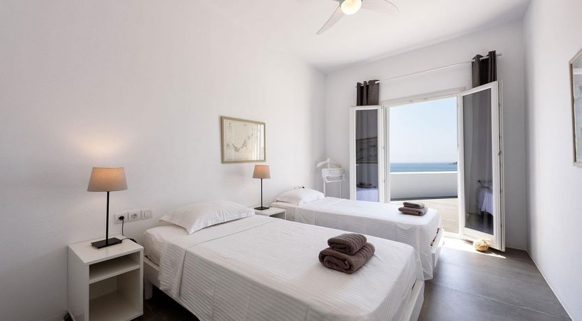 Photo of Crescent Moon View