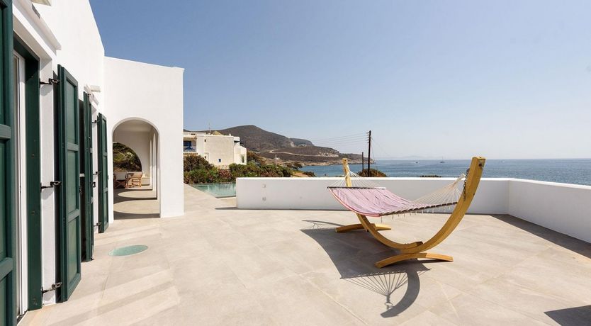 Photo of Crescent Moon View