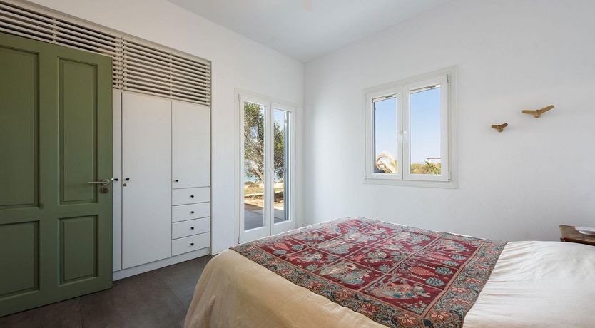 Photo of Crescent Moon View