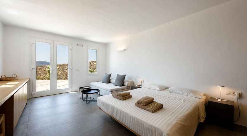 Photo of Crescent Moon View