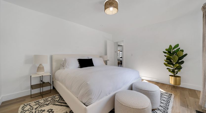 Photo of Hollywood Flair