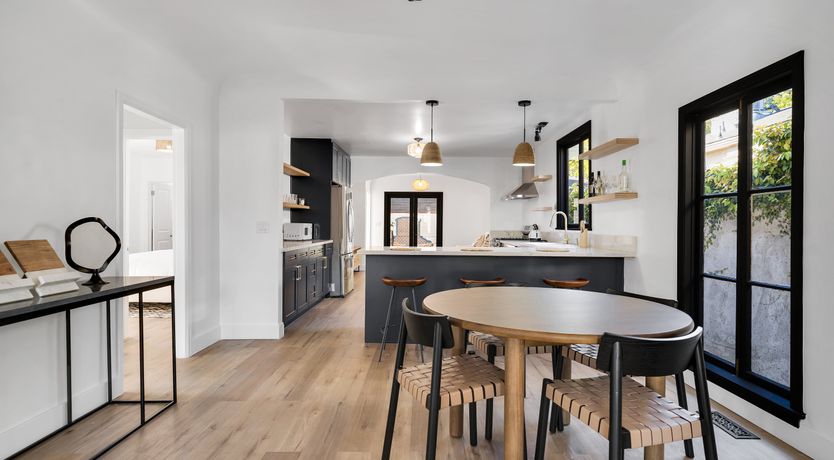 Photo of Hollywood Flair