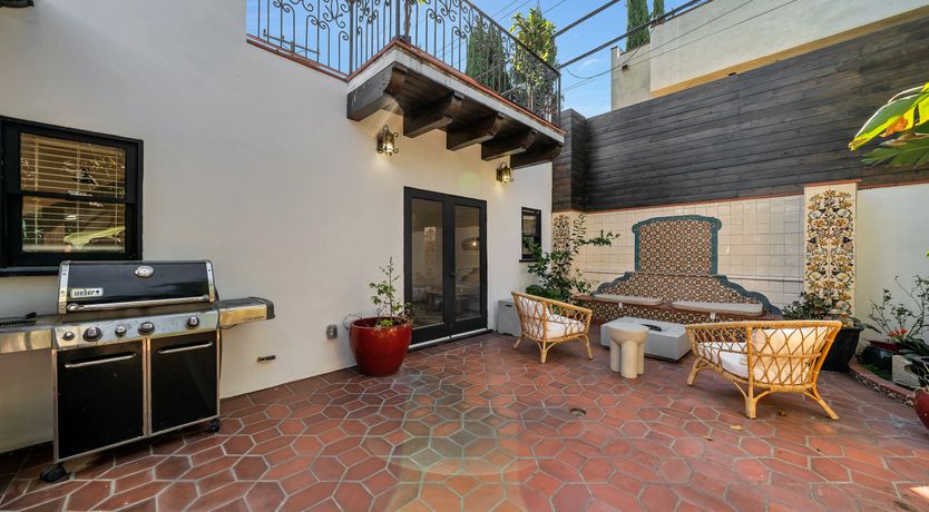 Photo of Hollywood Flair