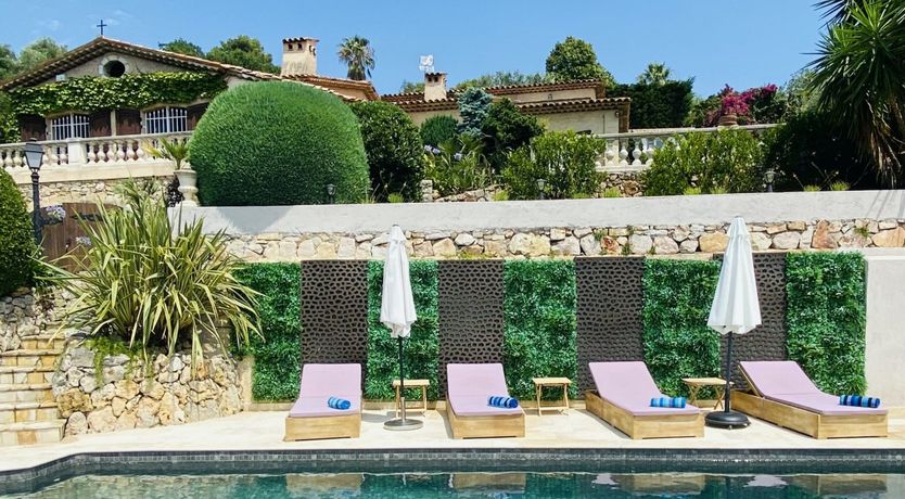 Photo of Carignan Charm