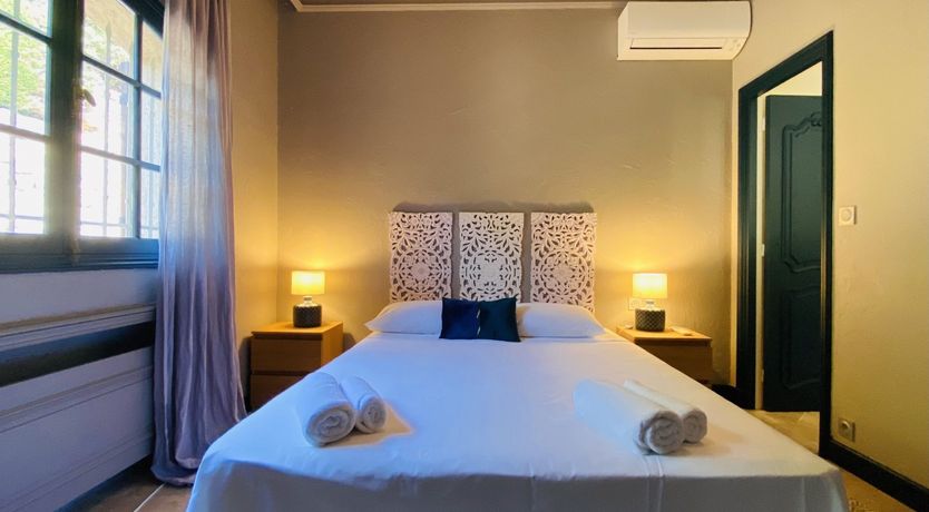 Photo of Carignan Charm