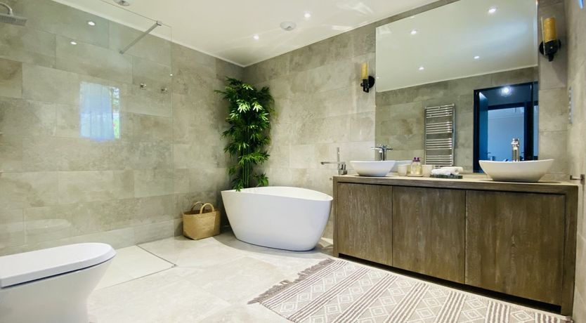 Photo of Carignan Charm