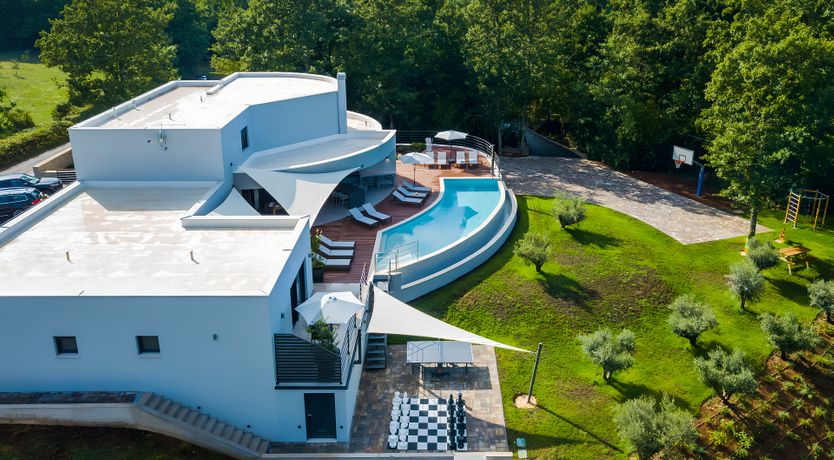 Photo of The Bluegrove