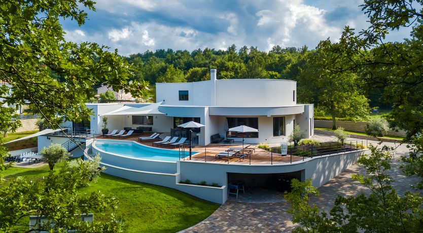 Photo of The Bluegrove