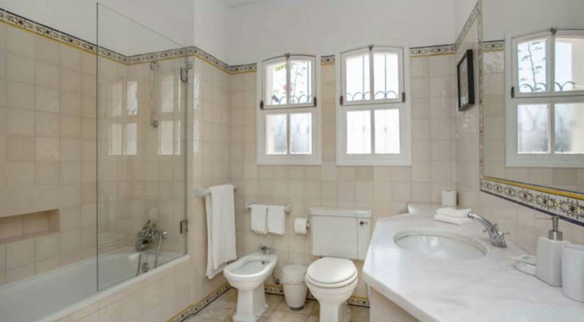 Photo of The Sun & The Ocean