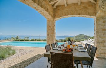 Blue Feather Holiday Home