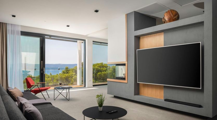 Photo of The Moon & the Love