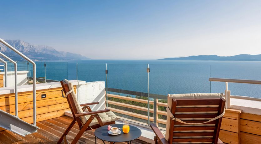 Photo of The Moon & the Love